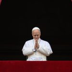Largos y suaves aplausos: el cardenal favorito para ser Papa comparte su reacción tras la selección
