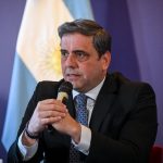 El proyecto propone congelar el salario del presidente de la república, los diputados y otra jerarquía

 – Actualidad cr