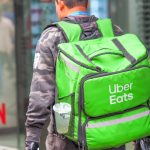 Sí, pueden hacer vídeos para conferencias sin ensalzar logros.

 – Actualidad cr