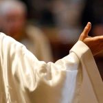 Cuatro candidatos presidenciales piden a Rodrigo Chaves detener la subasta de frecuencias de radio y televisión

 – Actualidad cr